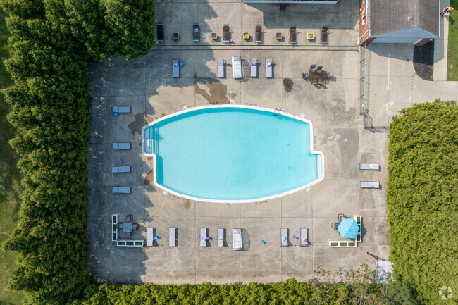 Photo - Apple Ridge Apartments - Livonia, MI