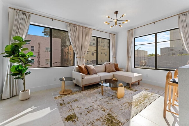 Building Photo - 1210 SW 3rd St Unit SI ID1388870P