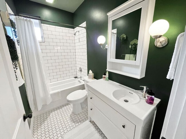 Building Photo - 1826 Republic St Unit ID1056093P