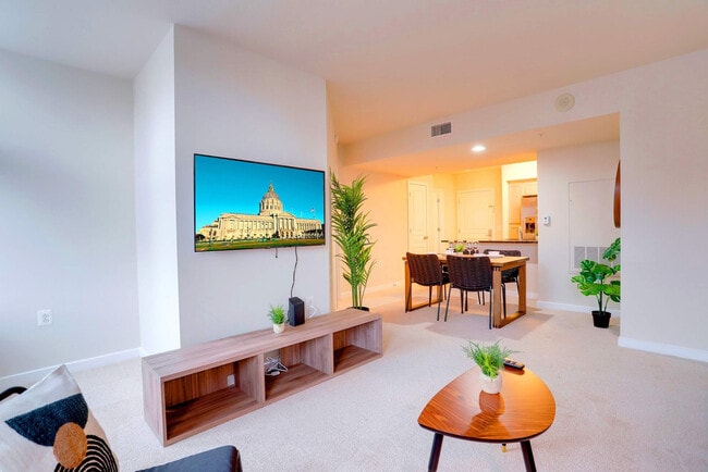 Building Photo - 550 14th St S Unit FL5-ID1022444P