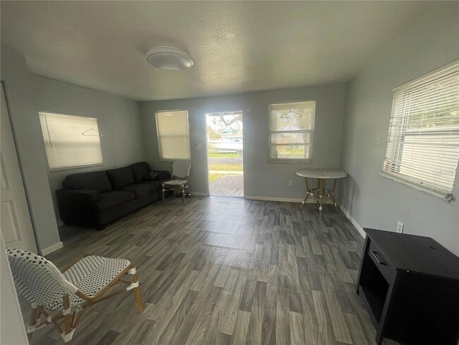 Photo - 5475 42nd St N