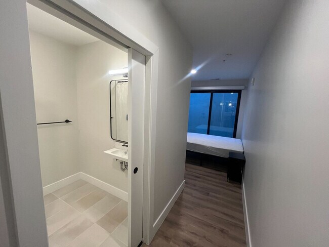 Photo - 225 Vine St NW Unit ID1355766P