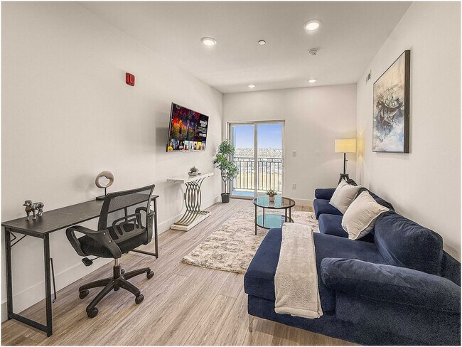 Photo - 2400 E Huntingdon St Unit ID1075545P