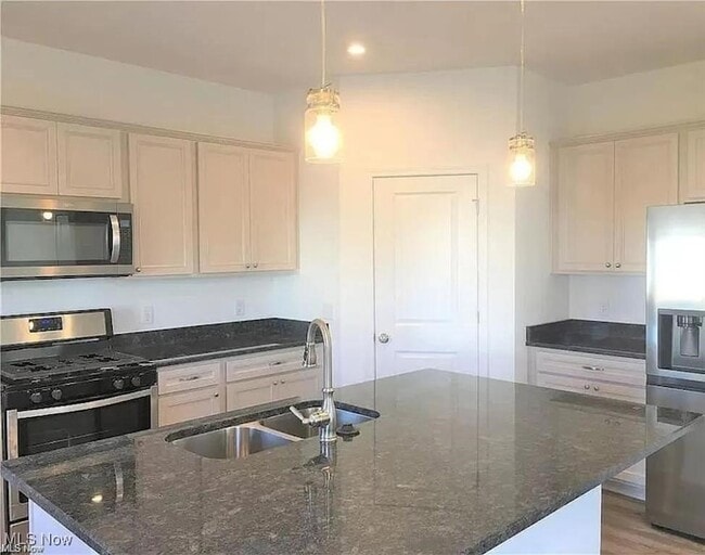 Photo - 63 Woodhull Cir