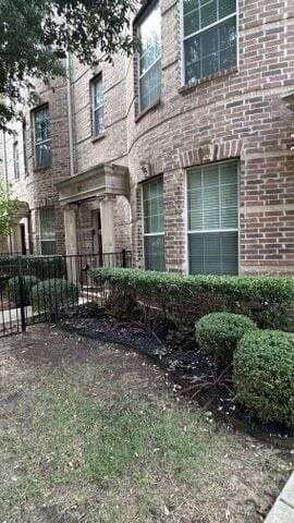 Building Photo - 2500 Rockbrook Dr Unit 31