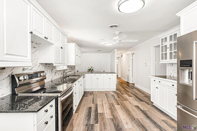 Photo - 8245 Rainbow Dr