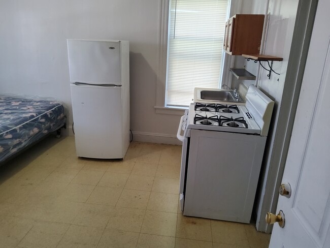 1-121 - Vine Street Apartments