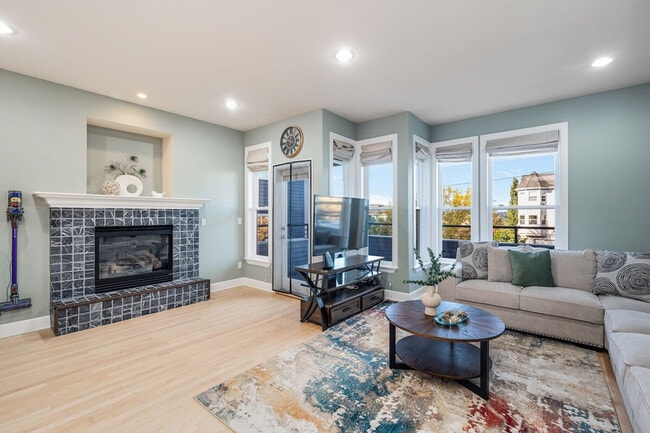 Photo - 4224 Francis Ave N Unit ID1036017P