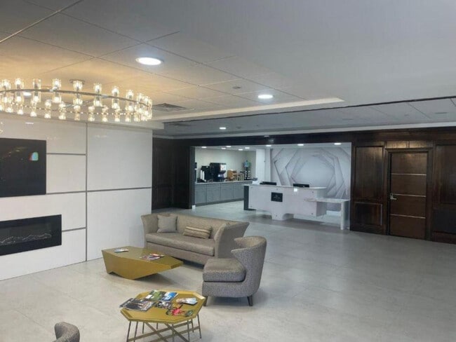 Building Photo - 1 Lakeview Dr Unit ID1266949P