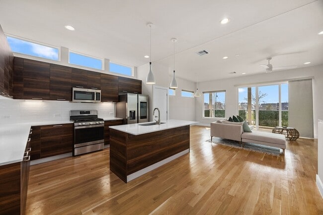 Photo - 4618 Nichols St