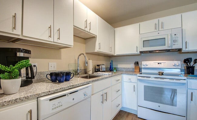 Photo - 2210 N Glenville Dr Unit SI ID1039339P