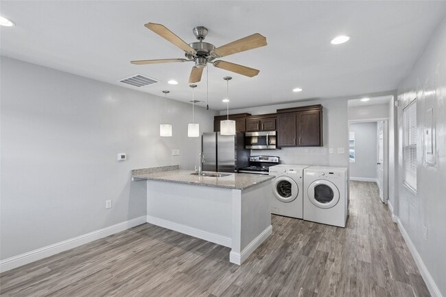 Photo - 313 E Mitchell St