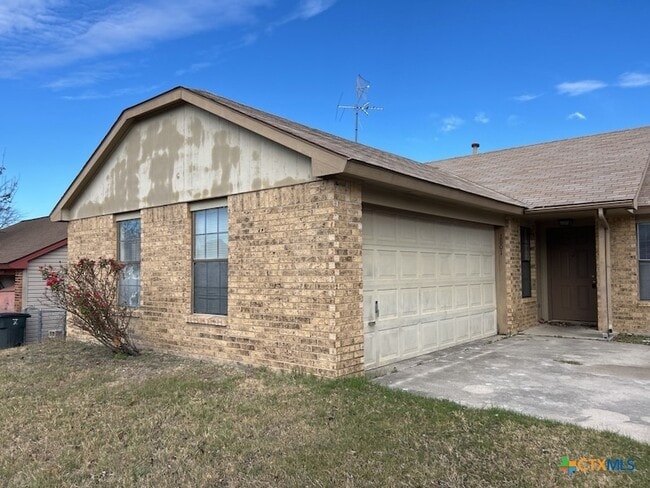 Building Photo - 1801 Lea Ann Dr