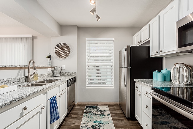 i Water_s Edge018 - Water's Edge