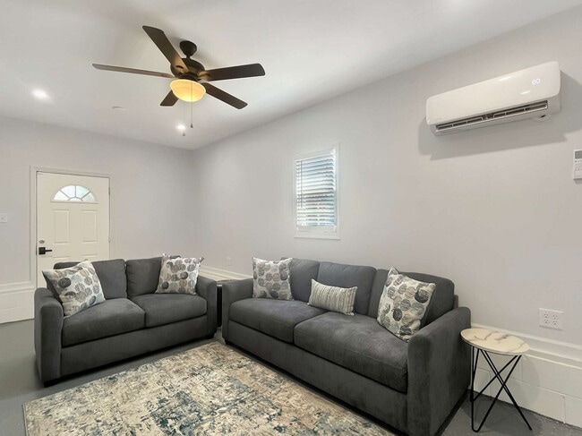 Photo - 501 W 9th St Unit ID1369214P