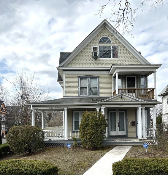 Building Photo - 104 Howard Ave