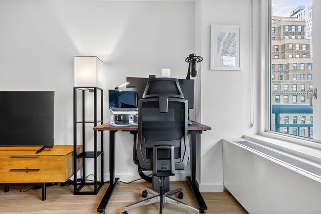 Photo - 68 W 37th St Unit FL20-ID1285298P