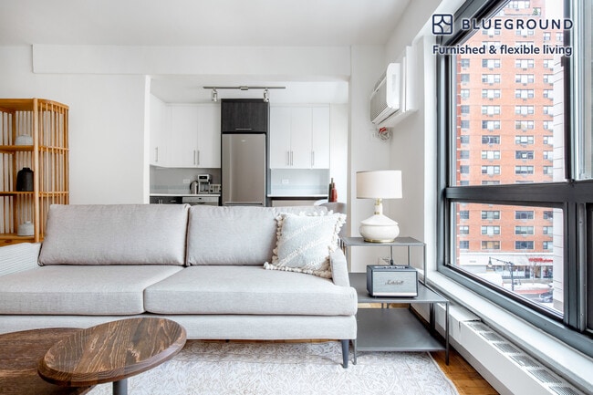 Building Photo - 300 E 51st St Unit FL6-ID530