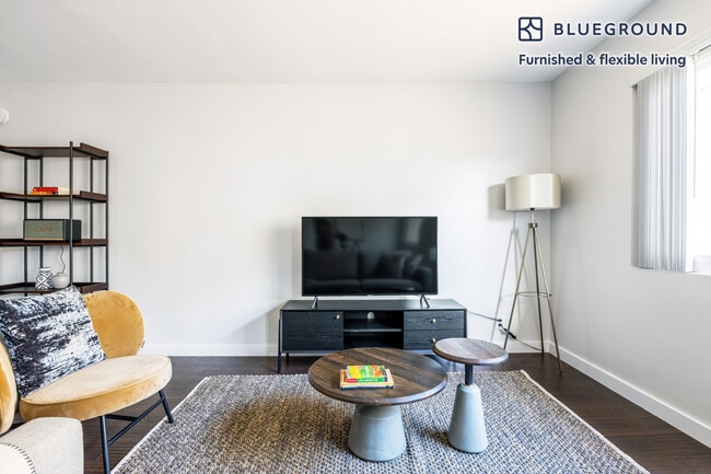 Photo - 330 N Crescent Dr Unit SI FL3-ID377