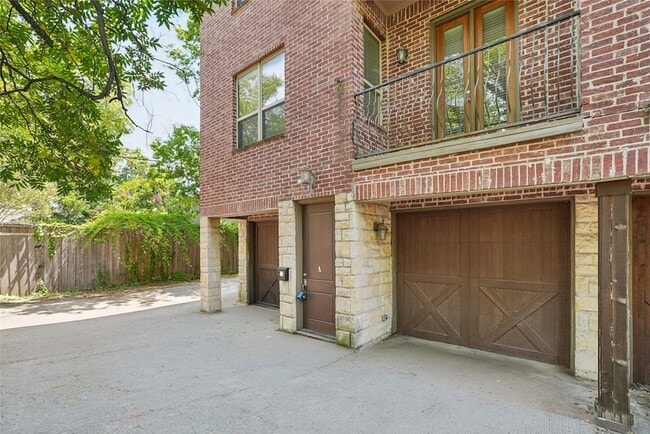 Photo - 2606 N Henderson Ave Unit A