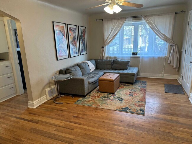 Photo - 2933 Ivanhoe St Unit ID1357994P