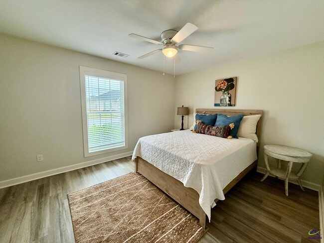 Photo - 117 Webster Wy