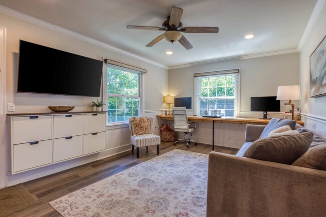 Photo - 214 Ave F Unit ID1324059P