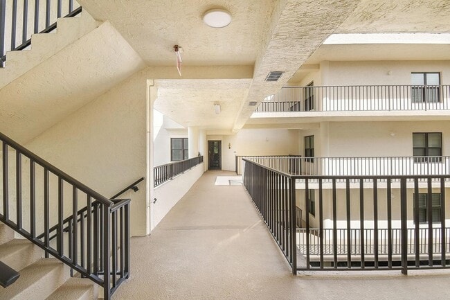 Photo - 221 NE Plantation Rd Unit 316