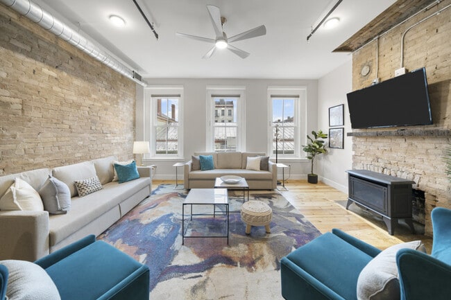 Building Photo - 122 W Elder St Unit ID1056110P