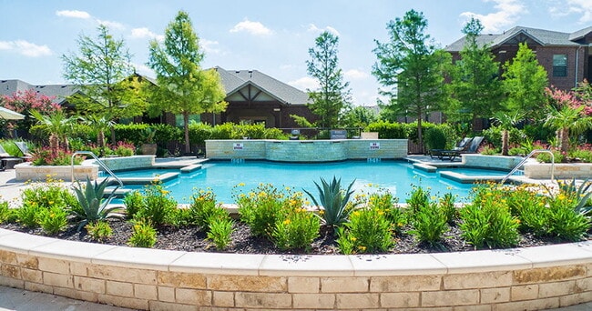 Photo - Retreat at Stonebridge Ranch Apartments