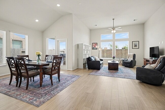 Photo - 2214 Lierna Dr