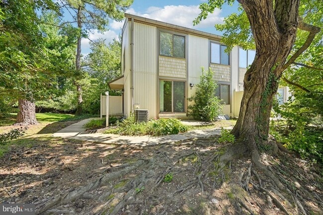 Building Photo - 5 Dendron Ct