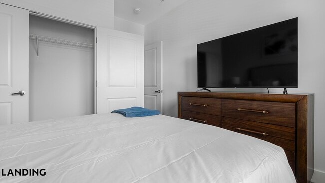 Photo - 5209 Craftsman Dr Unit 600-300