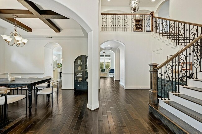 Photo - 4303 Woodledge Pl
