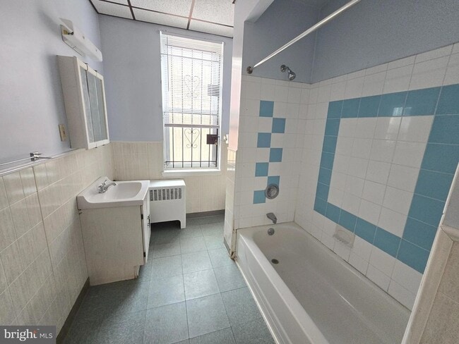 Photo - 5315 Master St