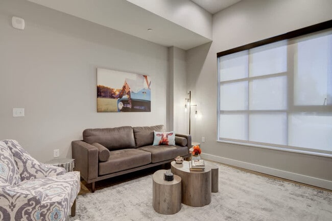 Photo - 110 W Beall St Unit FL1-ID1339963P