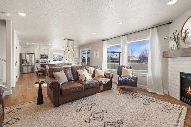 Building Photo - 2549 W Tango Creek Dr Unit ID1250669P