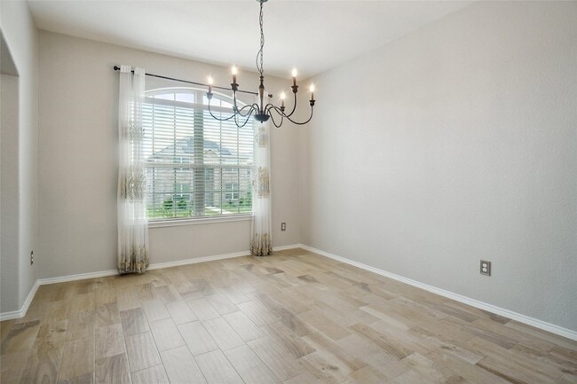 Photo - 5817 Fir Tree Ln