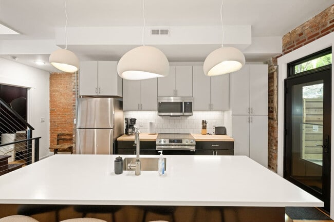 Photo - 2 Hust Alley Unit ID1315617P