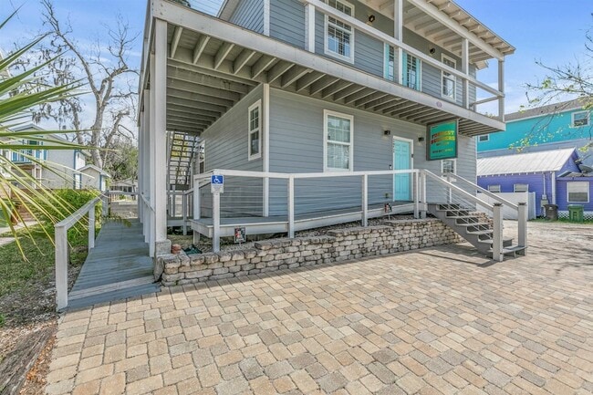 Photo - 171 Riberia St