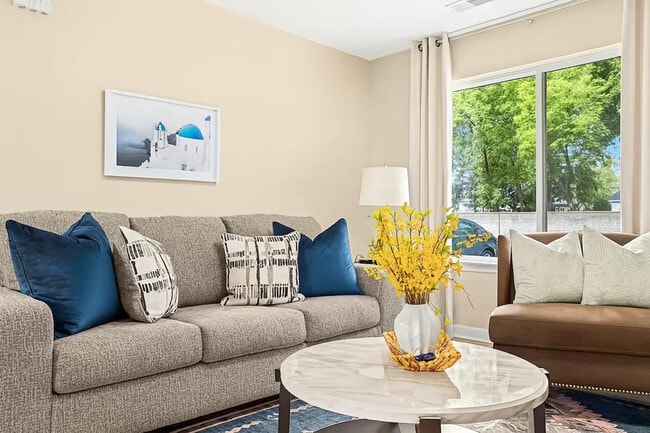 Building Photo - 18459 Sharon Ln Unit ID1032344P