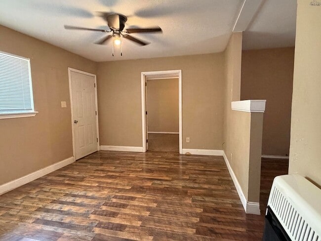 Photo - 115 E Garden Dr