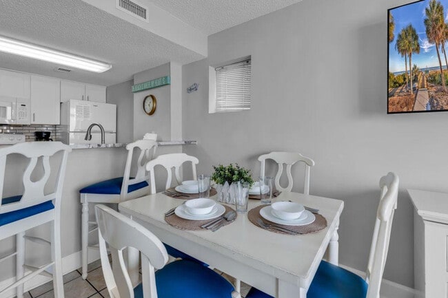 Photo - 647 N Creekside Dr Unit ID1266239P