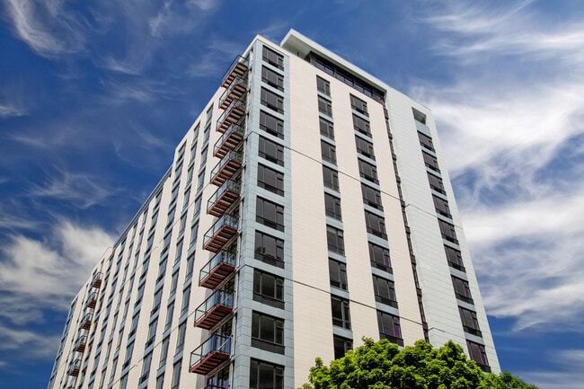Sky3 - Portland, OR 18 units available | CorporateHousing