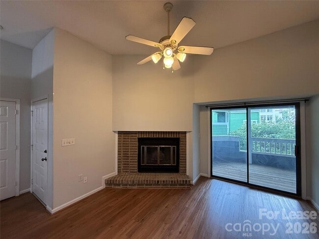 Photo - 415 W 8th St