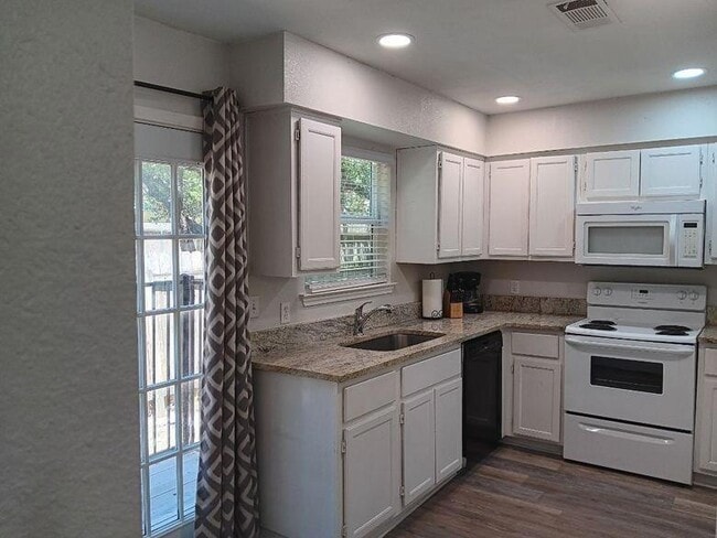 Photo - 8402 Fathom Cir