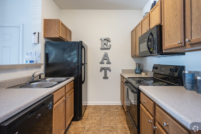2BR, 2BA - 1253SF - Kitchen - Ashford Park Apartments