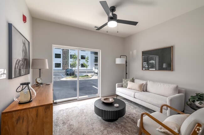 1BR, 1BA - 532SF - Living Room - 1729 Midtown