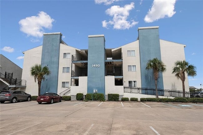 Building Photo - 1490 Harbor Dr Unit 306