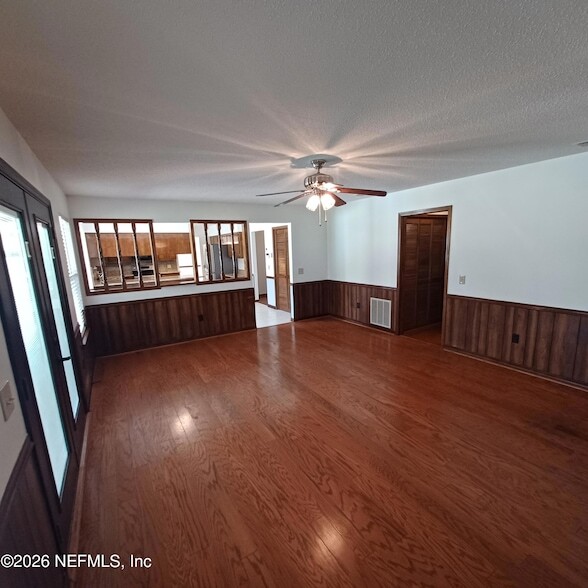 Photo - 2295 Foxwood Dr